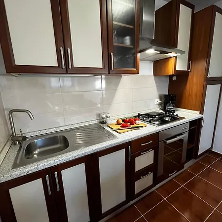 Mimi - Airport Apartment