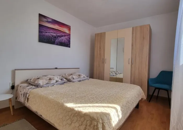 Mimi - Airport Apartment *