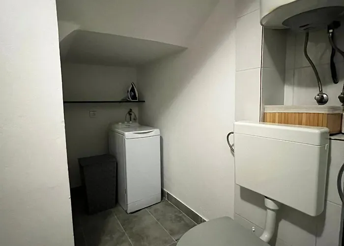 Mimi - Airport * Pula